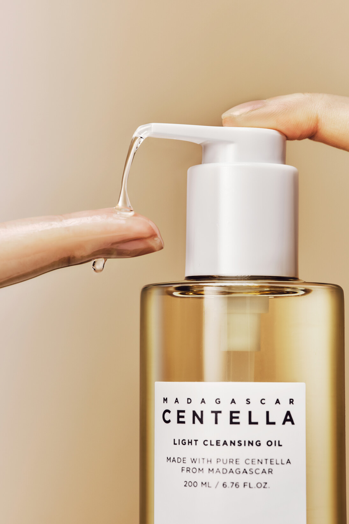 Madagascar Centella Light Cleansing Oil